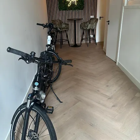 Bamboe Met Ligbad En Gratis Parkeren * Bentveld