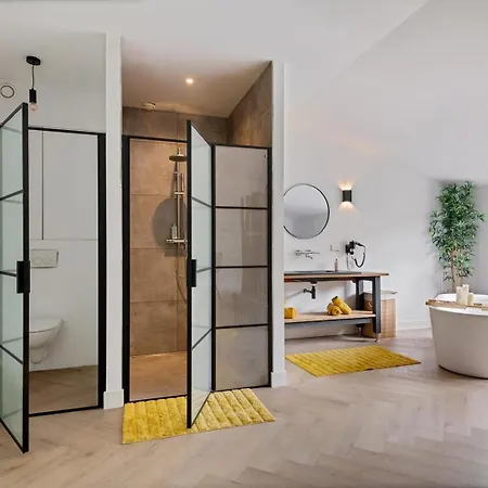 Bamboe Met Ligbad En Gratis Parkeren * Bentveld