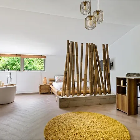 Apartment Bamboe Met Ligbad En Gratis Parkeren Bentveld