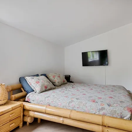 Bamboe Met Ligbad En Gratis Parkeren Apartment